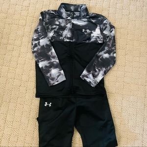 SOLD Under Armour Boys Sweat Set Black Size 6